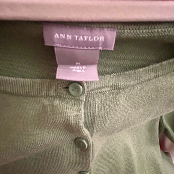 Ann Taylor Cardigan Sweater Fern Green SZ Medium Fits Small - Picture 6 of 7